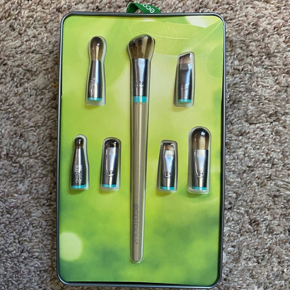 ECO Tools MAKE up Brushes